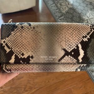 Henri Bendel clutch wallet